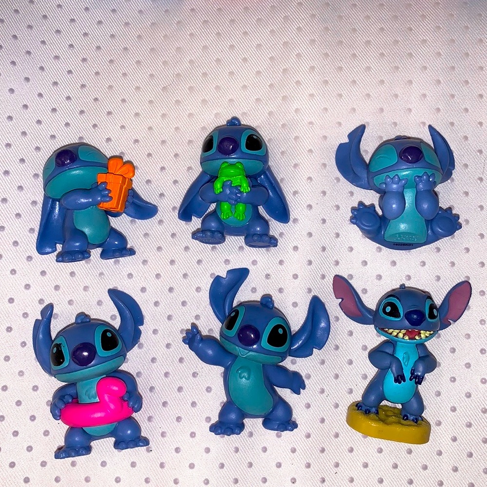 Disney Stitch six figurines